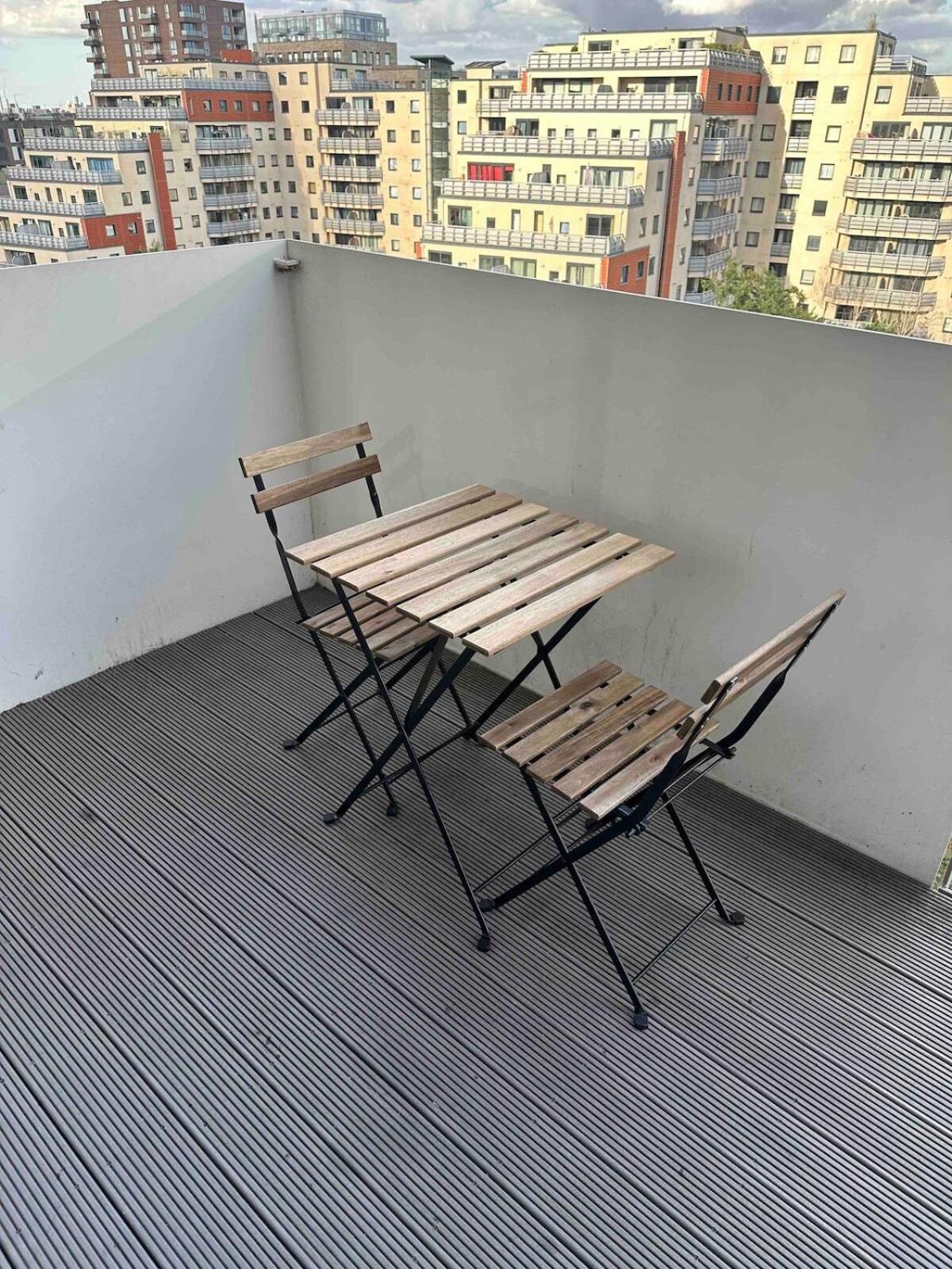 Entire 2 Bedroom Flat London Bagian luar foto
