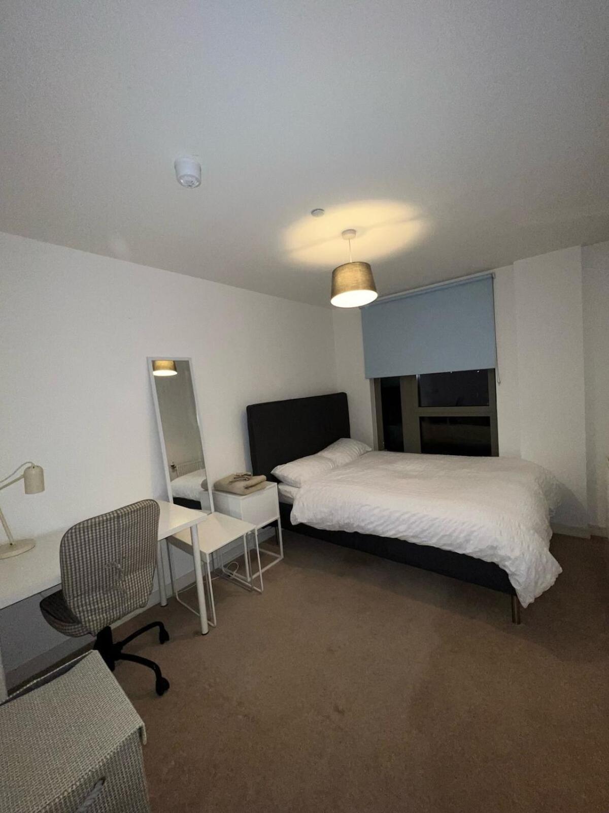 Entire 2 Bedroom Flat London Bagian luar foto
